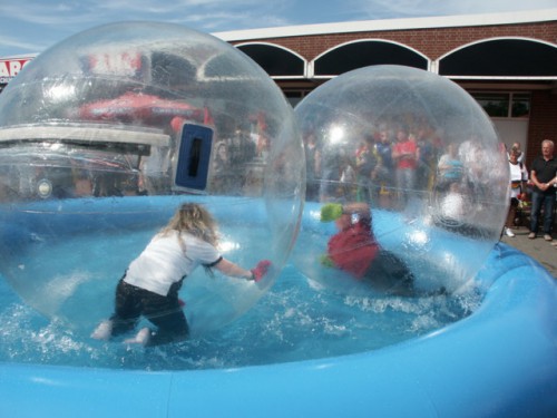 Die Bilder von der Fußballwette sind jetzt online