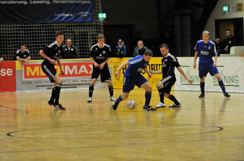 Fußball-Hallenturnier Revolution im 14. Anlauf - Ford Cup