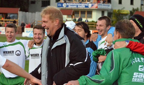 FC Piesteritz Trainer leistet Treueschwur