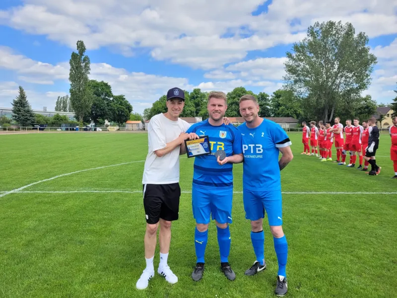 150 Spiele im Männerbereich - Danke, Micha!