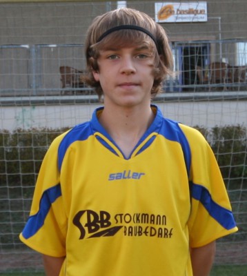 Patrick Köhler holt Pokal