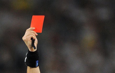 Schiedsrichter-Lehrgang für gewalttätige Spieler