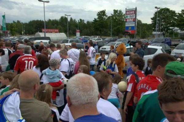 Fußballwette gegen REWE-Markt Gräfenhainichen