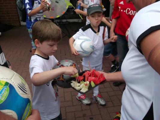 Fußballwette gegen REWE-Markt Gräfenhainichen