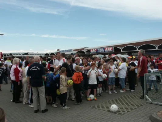 Fußballwette gegen REWE-Markt Gräfenhainichen